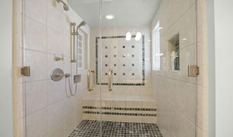 2142 Klamath Dr, Camarillo, CA 93010