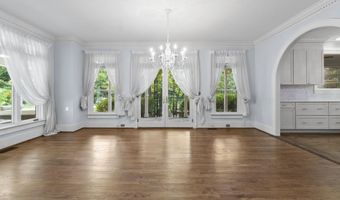 415 Pine St, Camden, SC 29020