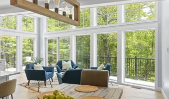 24 Amerescoggin Rd, Falmouth, ME 04105