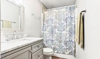 1110 Sandalwood Ct SW, Altoona, IA 50009