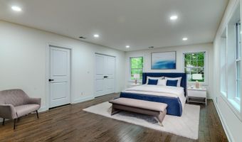 58 Fish Hawk Dr, Middletown, NJ 07748