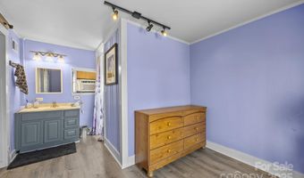 215 Cedar Ln, Arden, NC 28704