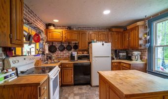 53 Henry St, Amherst, MA 01002
