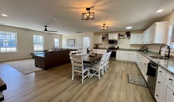 160 Leadwood St, Andrews, SC 29510