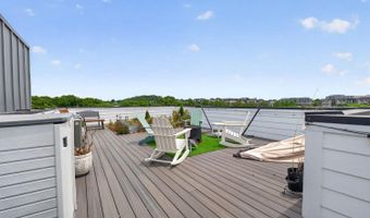 1102 STAPLES St NE #301, Washington, DC 20002