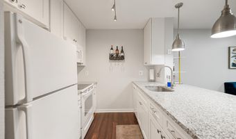 3309 WYNDHAM Cir 1180, Alexandria, VA 22302