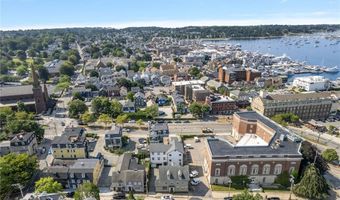 27 Franklin St, Newport, RI 02840