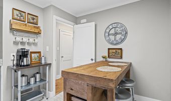 18 Oxford Rd, Albany, NY 12203
