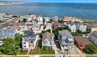 273 7th St, Avalon, NJ 08202