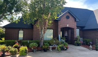 2210 Lakewood Dr, Chickasha, OK 73018