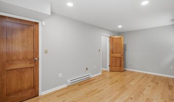5 Newell Ct, Albany, NY 12204