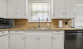 1710 PLANTATION Dr, Alexandria, LA 71301