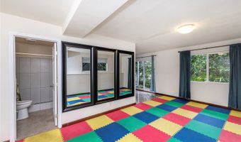 2407 St Louis Dr B, Honolulu, HI 96816