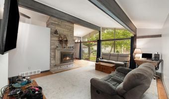 812 W Ctr, Alma, MI 48880