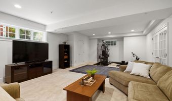 7032 WILSON Ln, Bethesda, MD 20817