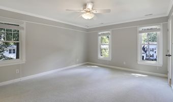 1012 New Dover Rd, Apex, NC 27502