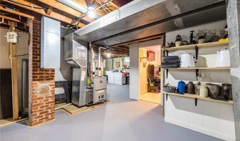 6208 Austin Dr, Ashtabula, OH 44004