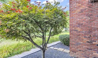 1780 Williamsburg Dr, Adrian, MI 49221