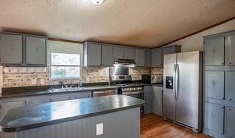 1376 Crouch Rd, Batesville, MS 38606