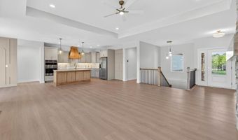 422 NE Lakota Dr, Adrian, MO 64720