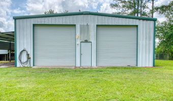 634 Alapaha River Dr, Alapaha, GA 31622