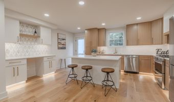 3107 MOSBY St, Alexandria, VA 22305