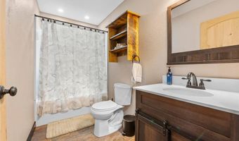 7572 Best Ln, Alhambra, IL 62001