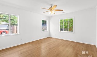 402 E Poplar St, Atmore, AL 36502