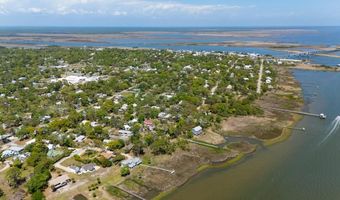 26 17th St, Apalachicola, FL 32320