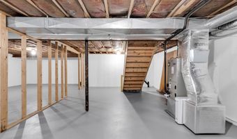 3908 SHORT HILL Dr, Allentown, PA 18104