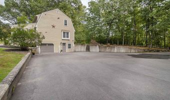 96 Pond View Dr, Auburn, NH 03032