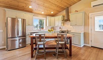 24855 Deer Ln, Bend, OR 97701
