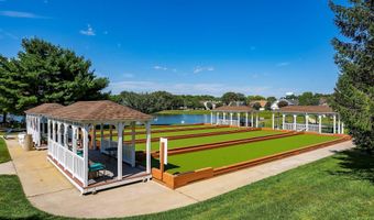 6 Swan Lake Ct, Barnegat, NJ 08005