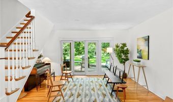 6 North Ln, Barrington, RI 02806