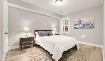 6617 LYBROOK Ct, Bethesda, MD 20817