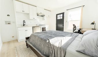 5743 Chesley Ave, Los Angeles, CA 90043