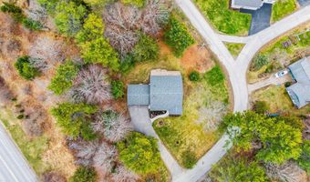 4 Highview Ter, Belfast, ME 04915