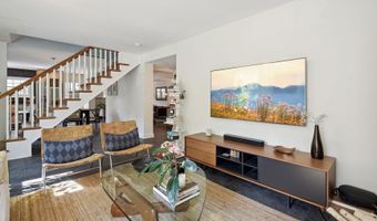 9202 BULLS RUN Pkwy, Bethesda, MD 20817
