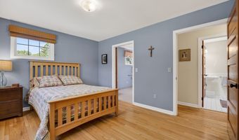 8 Liberty Rdg, Clinton, CT 06413