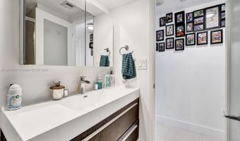 20281 E Country Club Dr 1114, Aventura, FL 33180