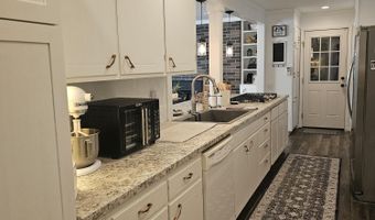 730 E 17th Street Pl, Baxter Springs, KS 66713