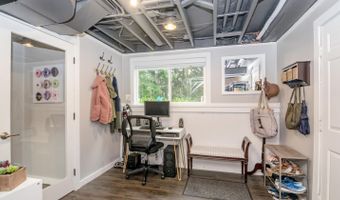 406 Manor Dr, Ann Arbor, MI 48105
