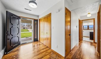 1584 Hemlock Dr, Ashtabula, OH 44004