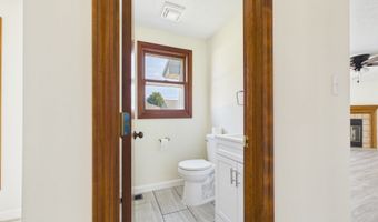 1520 E 42nd St, Anderson, IN 46013