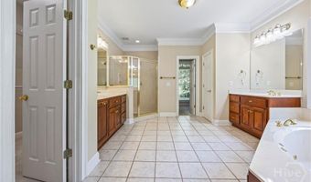 1050 Chestnut Glen Dr, Athens, GA 30606