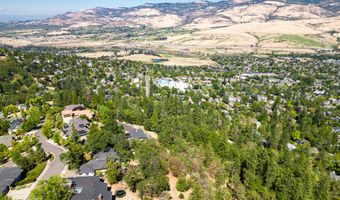 290 Skycrest Dr, Ashland, OR 97520