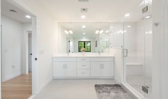 2 Buckingham Rd, Bayonne, NJ 07035