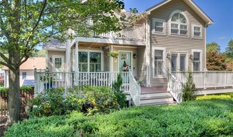 110 Lake View Rd, Cranston, RI 02920