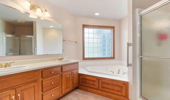 1908 Bent Tree Ct, Auburn, IN 46706