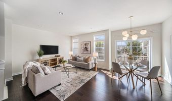 2856 Ridington Rd, Ann Arbor, MI 48105